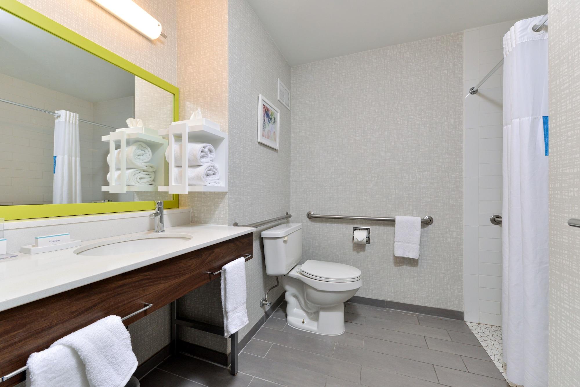 Hampton Inn By Hilton Panama City Beach Upper Grand Lagoon Exterior foto