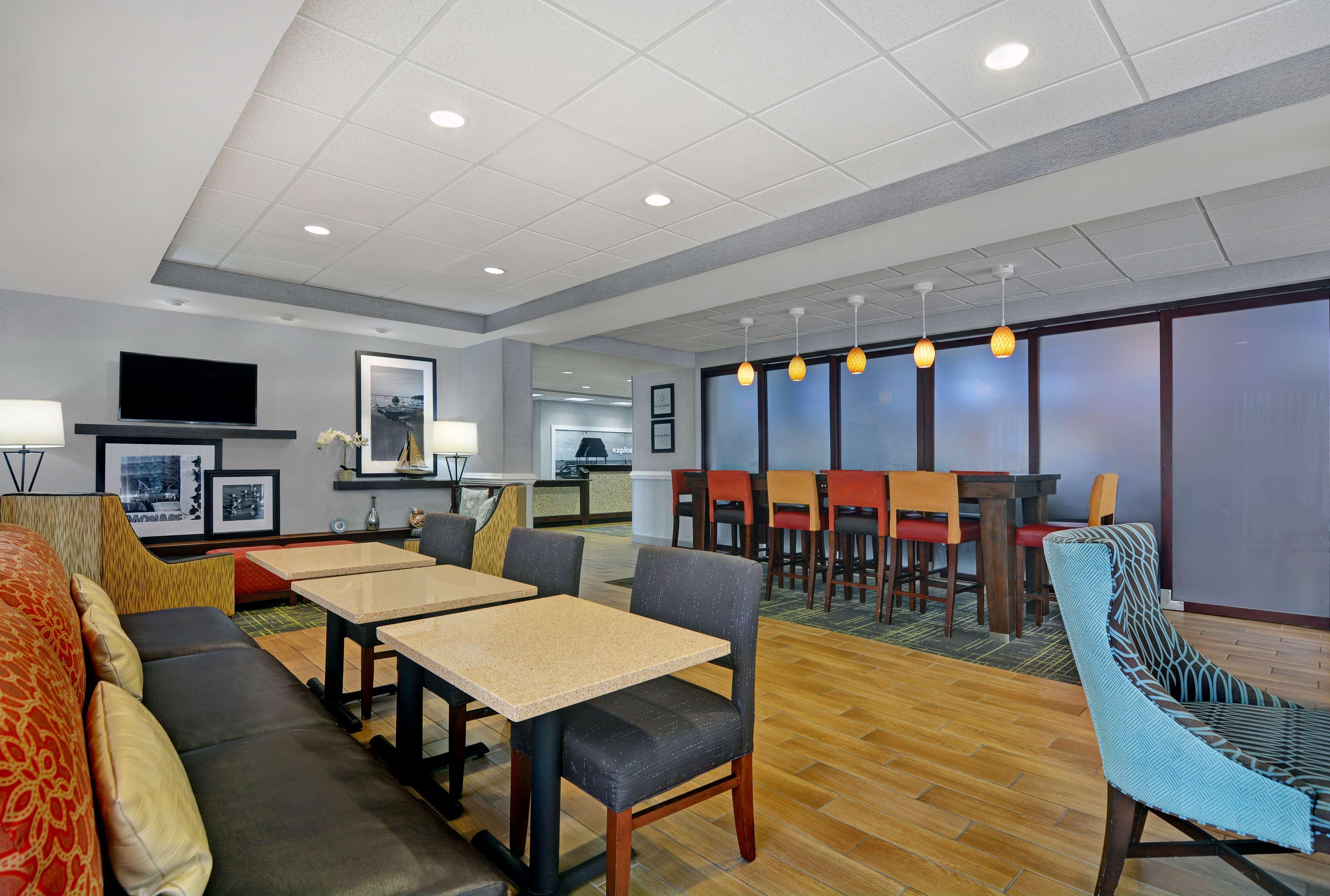 Hampton Inn By Hilton Panama City Beach Upper Grand Lagoon Exterior foto