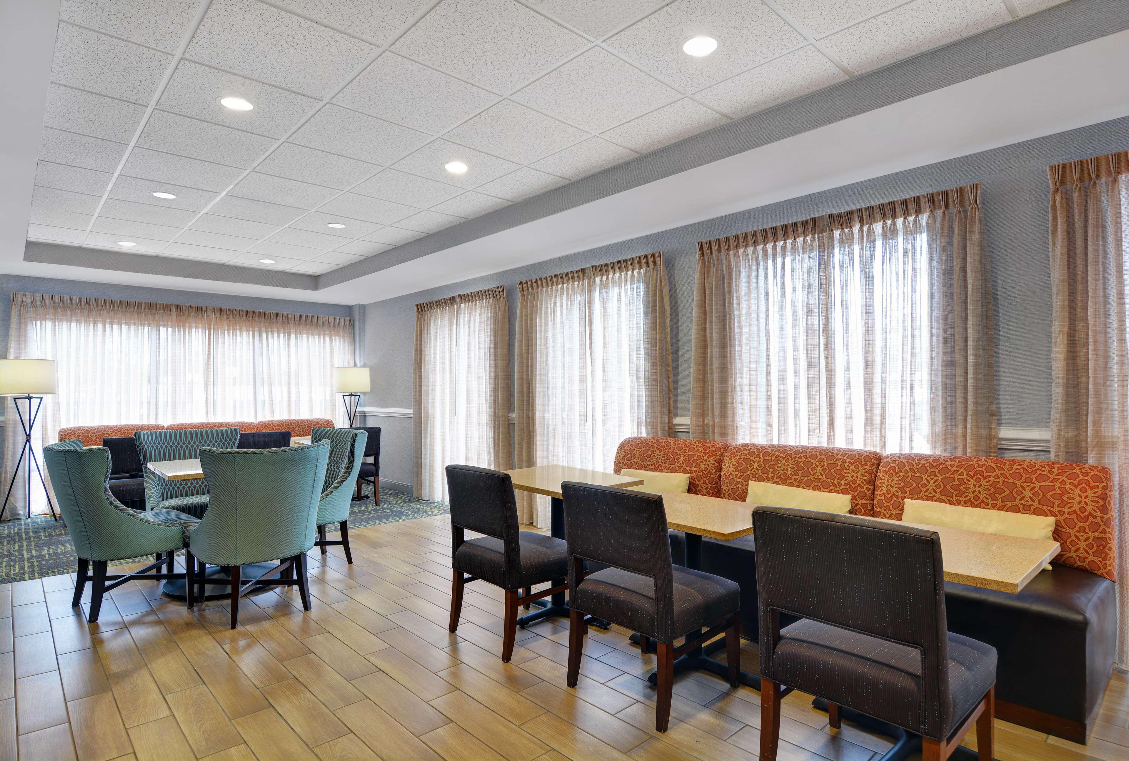 Hampton Inn By Hilton Panama City Beach Upper Grand Lagoon Exterior foto